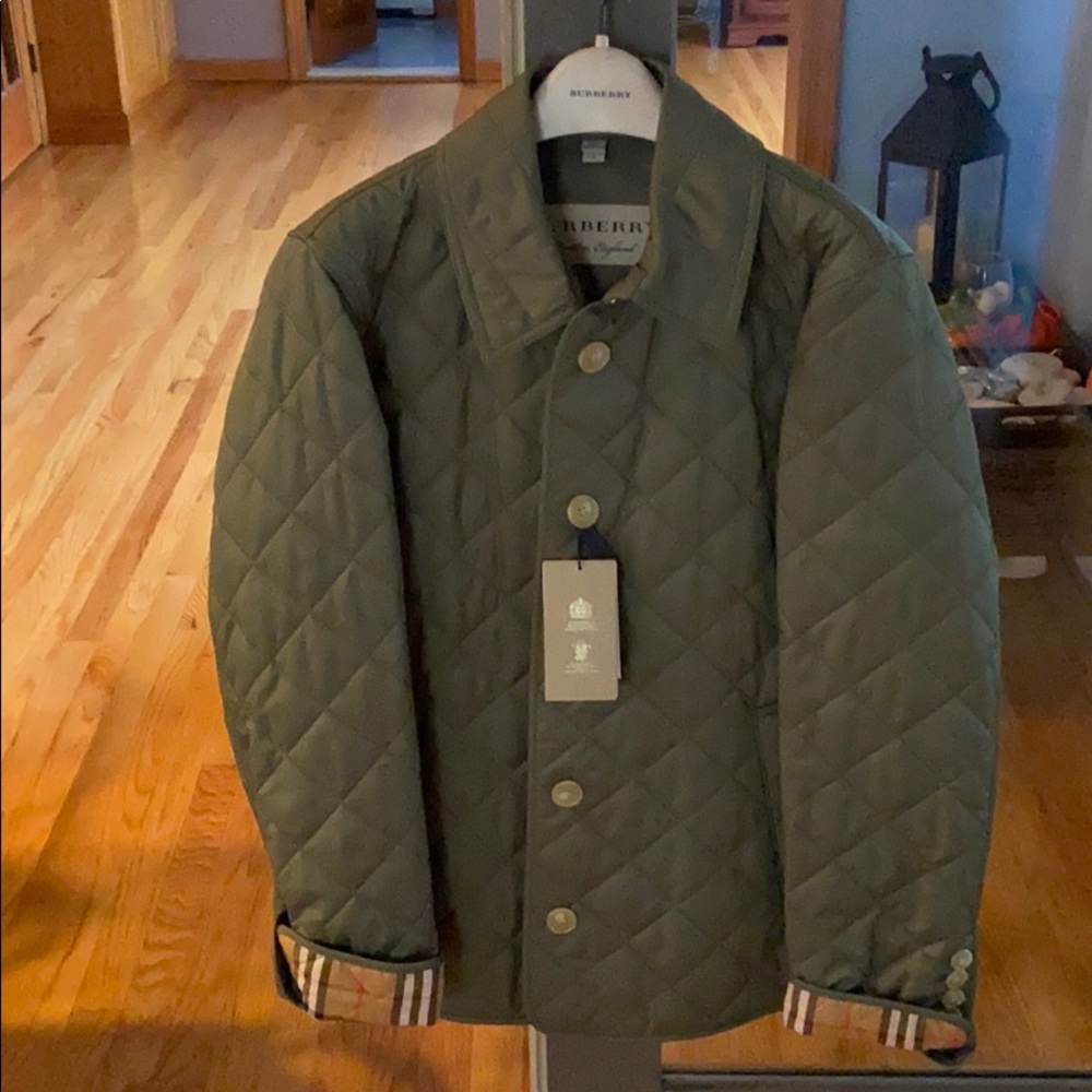 Meet your Posher, April